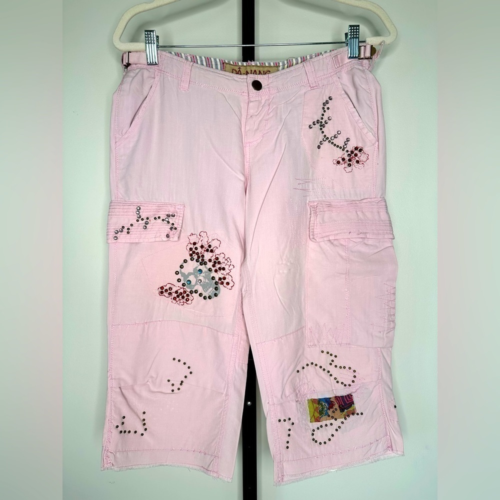 Da-Nang Women's Cargo Capri With Studded Skulls & Patches - Pink